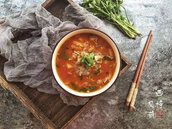 金針菇酸湯肥牛卷的做法