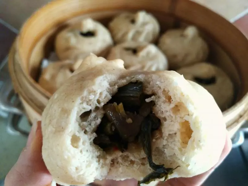 黑麥鹹菜包子