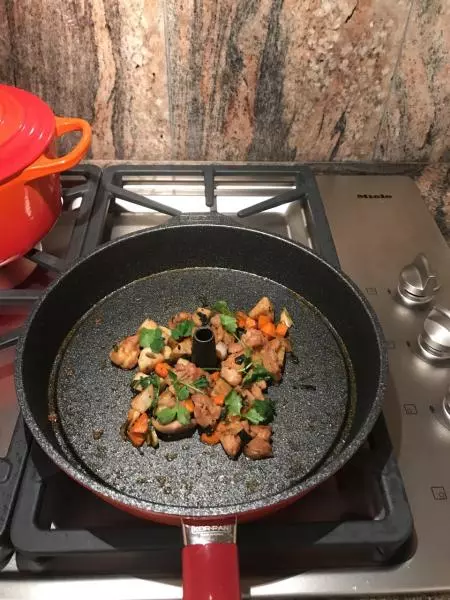 鸡腿肉时令杂烩