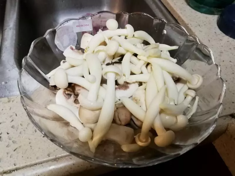 龙利鱼番茄蘑菇汤