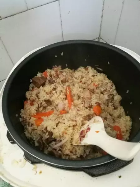 新疆羊肉抓飯（比外面賣的還好吃喲）