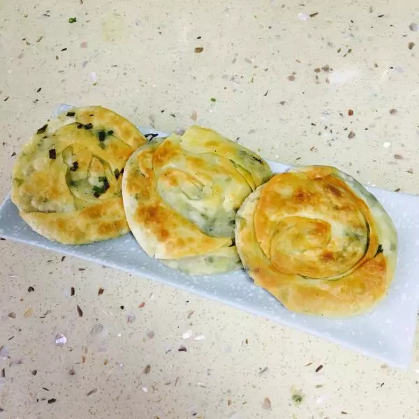 饺子皮葱油饼