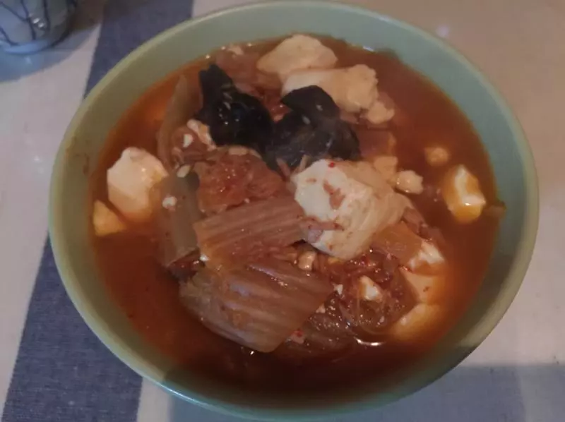 家常金槍魚泡菜豆腐湯