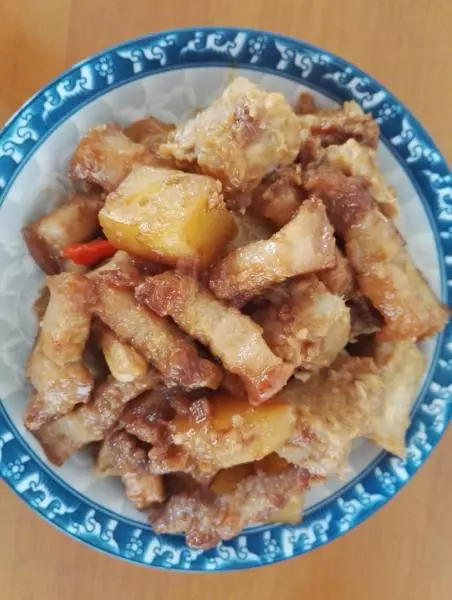 红烧肉芋头土豆