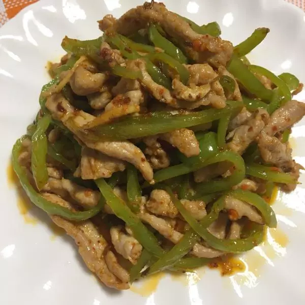 孜然辣椒炒肉