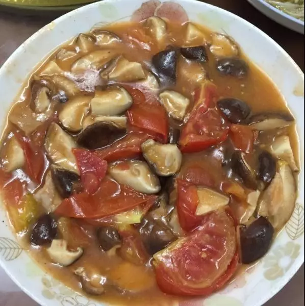 西红柿炒香菇肉片