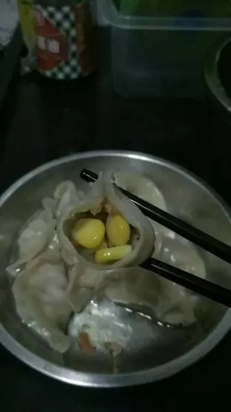 玉米瘦肉胡萝卜饺子。