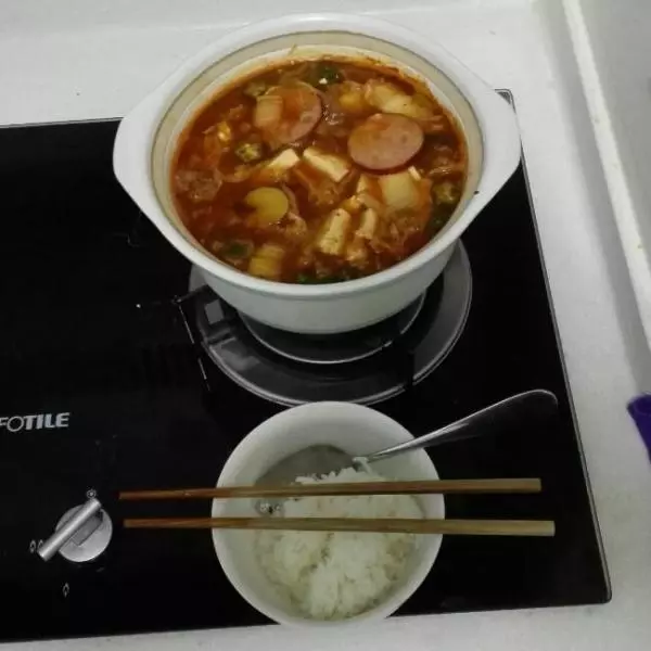 辣白菜大醬豆腐湯