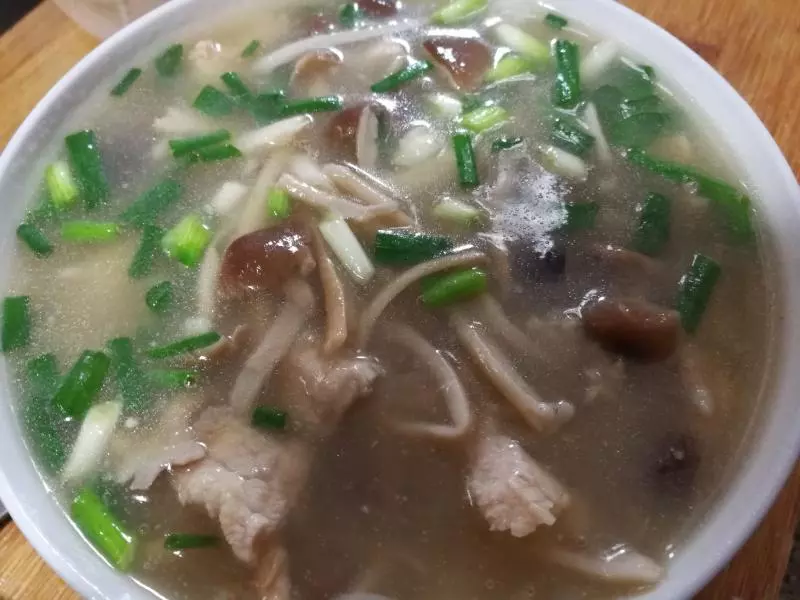 茶樹菇嫩肉湯