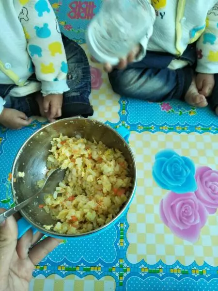 一岁宝宝蔬菜蛋炒饭