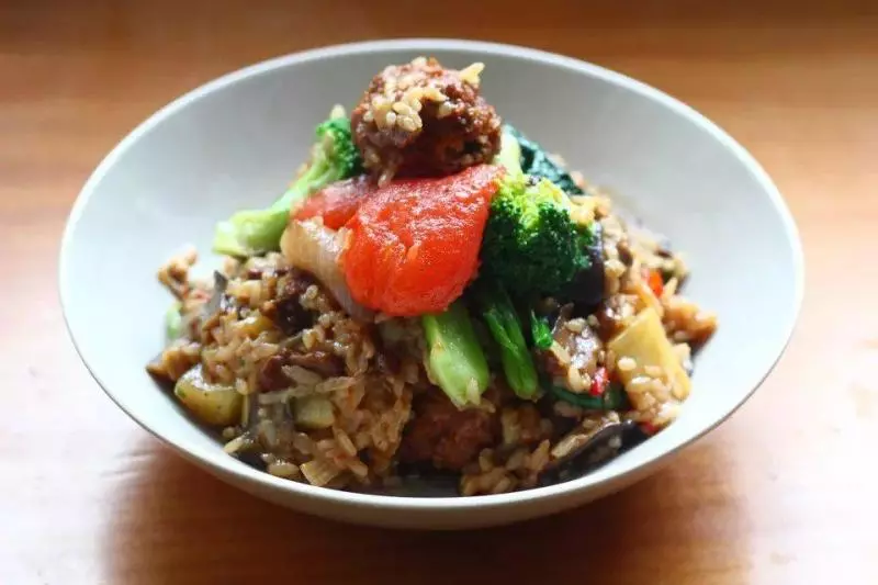 董太的私房菜--肉圆焖饭（冬天懒人做饭模式）