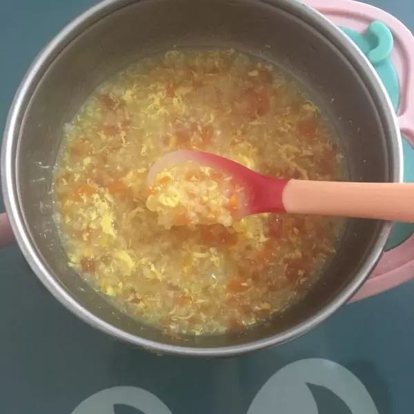 宝宝番茄蛋黄小米粥