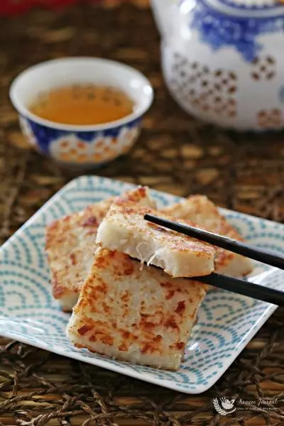 Steamed Radish Cake 蒸萝卜糕