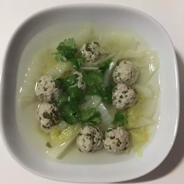 白菜肉丸湯