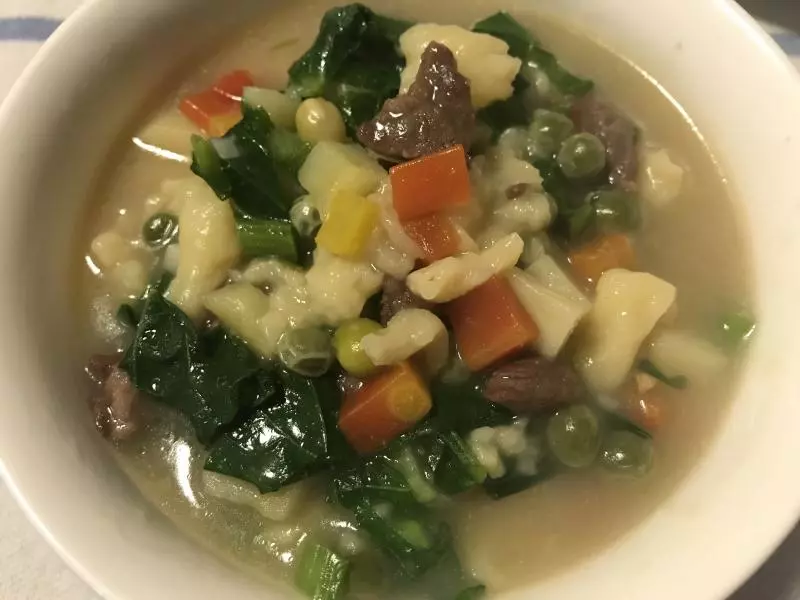 牛肉蔬菜疙瘩汤