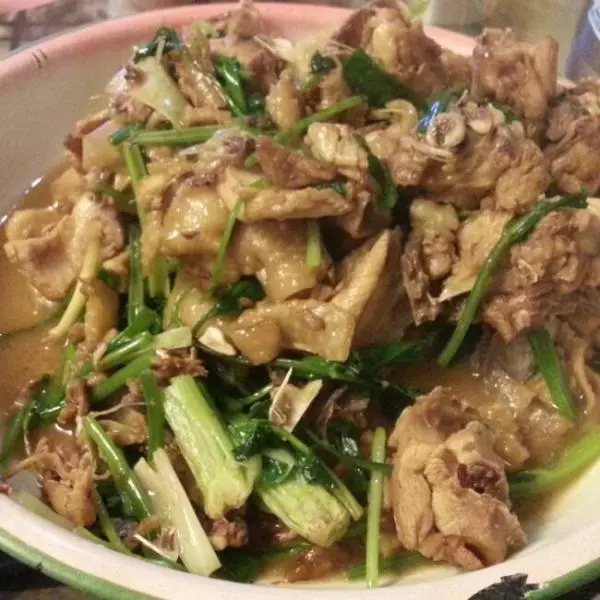 香菜香葱炒鸡肉