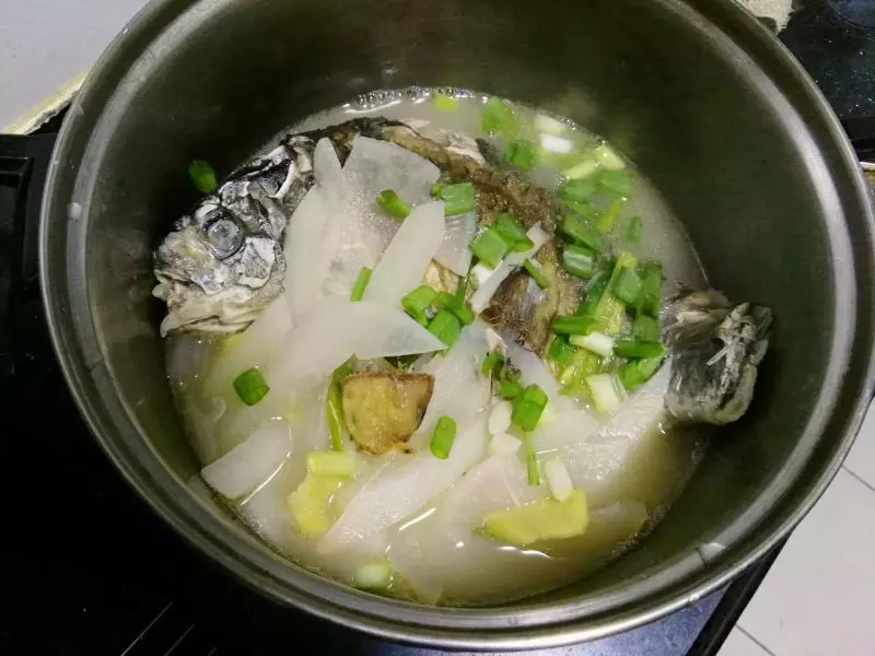 白蘿蔔魚湯
