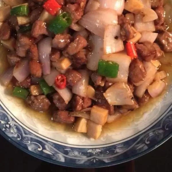 黑椒牛肉粒