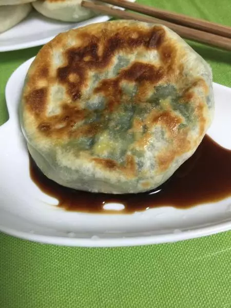 韭菜鸡蛋虾仁馅饼