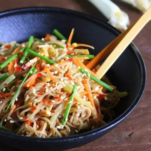 花生醬涼拌蕎麥麵