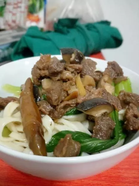 香菇牛肉麵