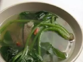 猪肝枸杞菠菜汤