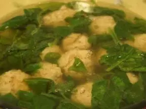 晚餐：鲜虾丸菠菜汤