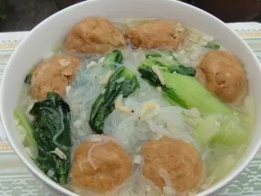 豆腐丸子粉絲湯