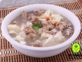 黃花菜豆腐瘦肉湯