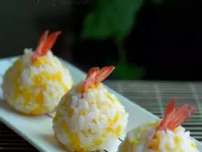 凤尾虾寿司饭团