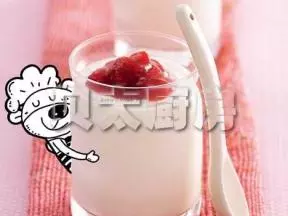 优酪乳草莓慕斯