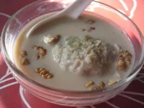 豆漿燕丸湯