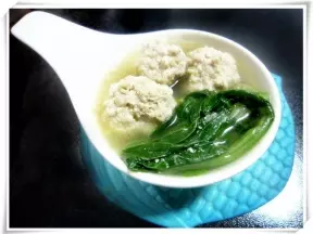 小白菜丸子湯