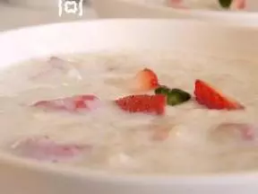 暖胃早餐之草莓燕麦粥