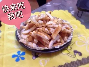 金黄馒头条（巧用剩馒头做成美味小吃）