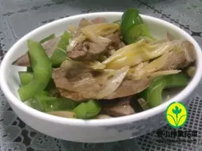 黄花菜炒鹅肝