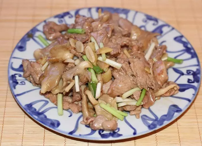 豬肚菌炒肉片