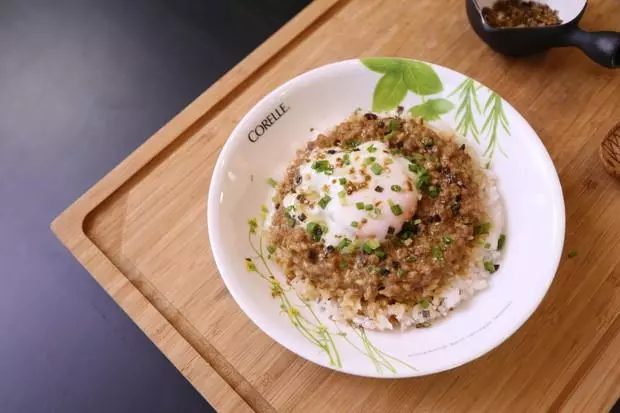 蓝纹芝士肉饼饭