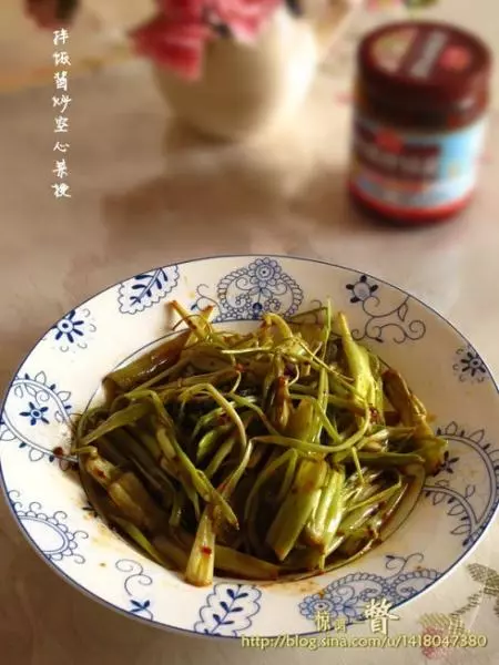 拌饭酱炒空心菜梗