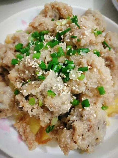 粉蒸土豆排骨