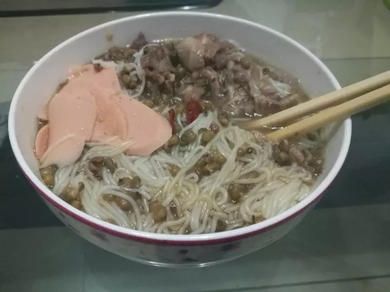 绿豆老鸭汤米粉