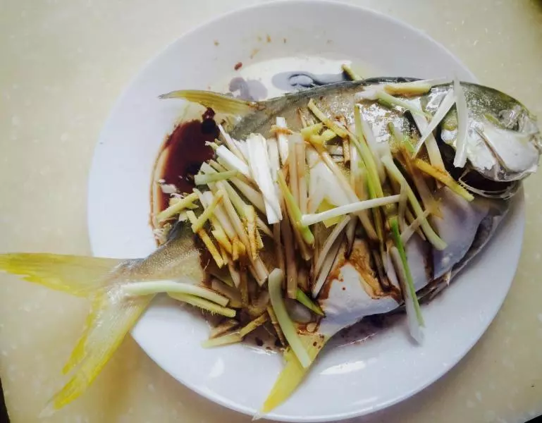 清蒸金鯧魚
