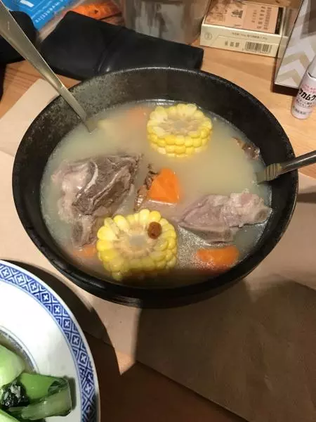 胡萝卜排骨玉米汤