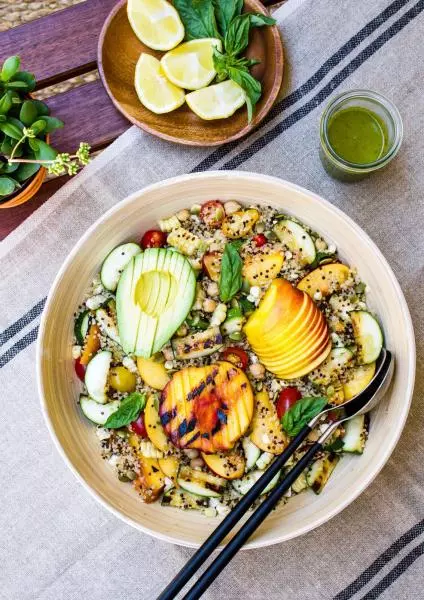 GRILLED PEACH, CORN &amp; ZUCCHINI QUINOA SALAD + LEMON-BASIL VINAIGRETTE