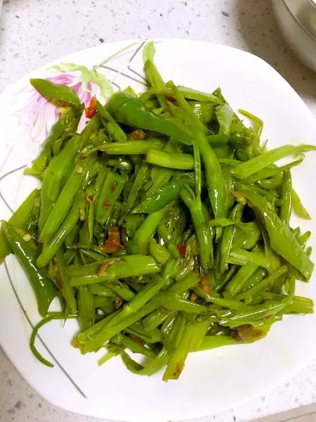 牛肉酱炒空心菜