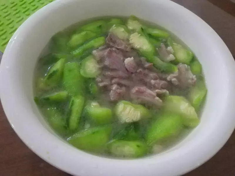 適合夏天季節的肉片絲瓜湯