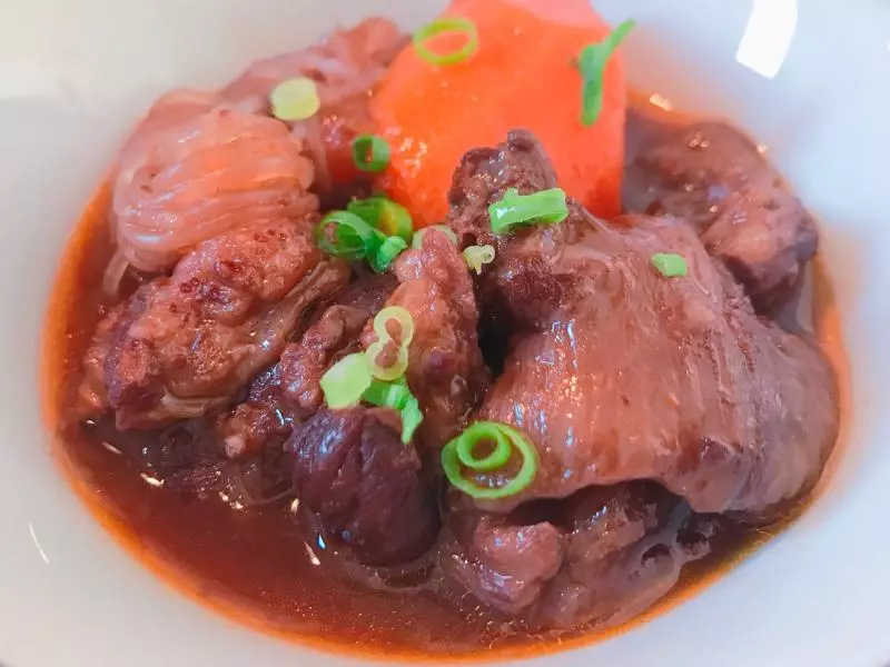 牛すじ肉の赤ワイン煮/日式红酒炖牛筋