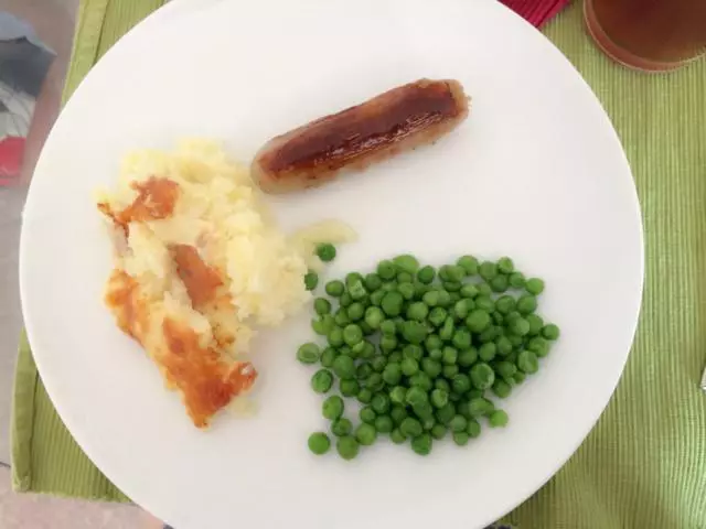 Sausages with mashed potatoes