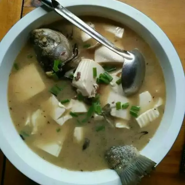 鲫鱼豆腐汤