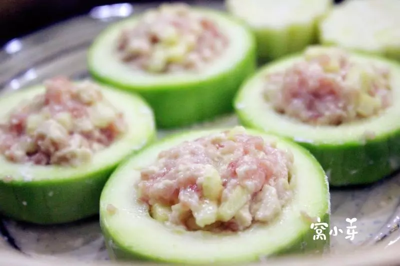 宝宝辅食：西葫芦肉盏—啊呜一口，汁多嫩脆，浓郁肉香！